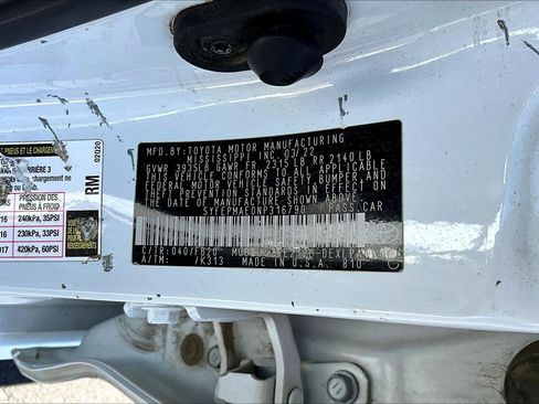 Used 2022 Toyota Corolla LE image 30