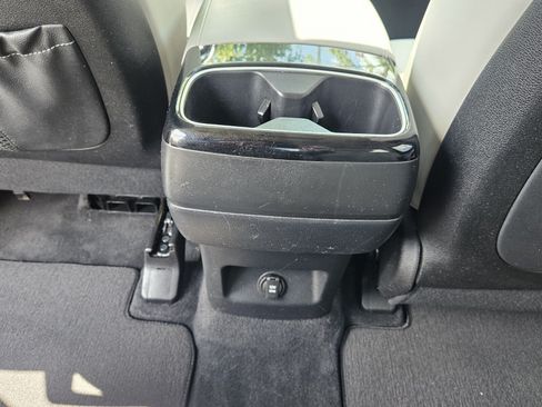 Used 2021 Kia Telluride S FWD image 12
