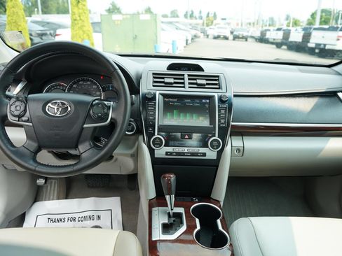 Used 2012 Toyota Camry XLE FWD image 15