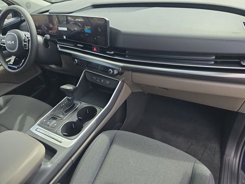 New 2026 Kia Carnival LX image 11