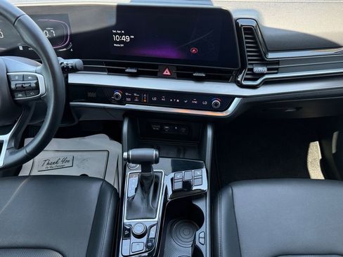 Used 2023 Kia Sportage EX image 16