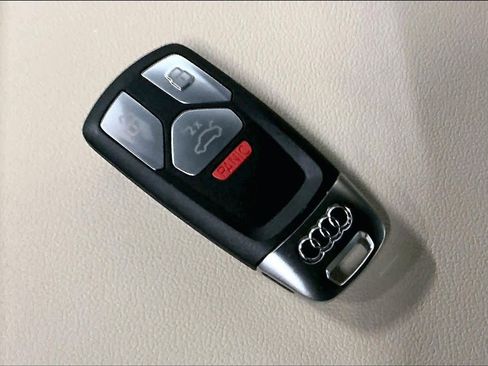 Used 2025 Audi Q5 2.0T Premium w/ Convenience Plus Package image 14