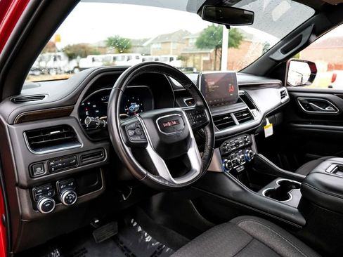 Used 2022 GMC Yukon XL SLE image 2