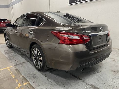 Used 2017 Nissan Altima 2.5 SV FWD image 5