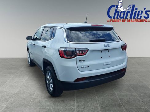 Used 2025 Jeep Compass Sport AWD/4WD image 5