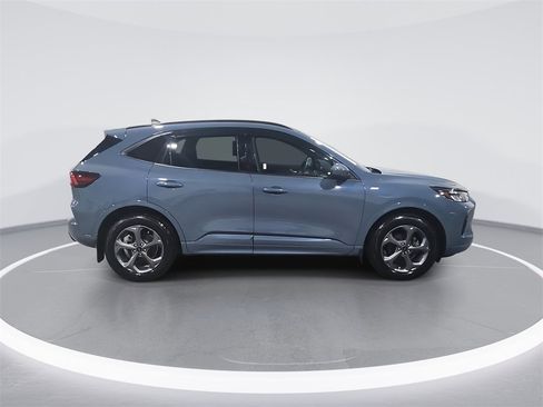 Used 2024 Ford Escape ST-Line Select w/ Class II Trailer Tow Package image 9