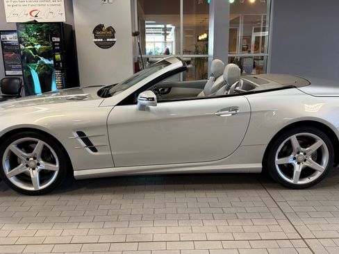 Used 2016 Mercedes-Benz SL 400 w/ Premium I Package image 11