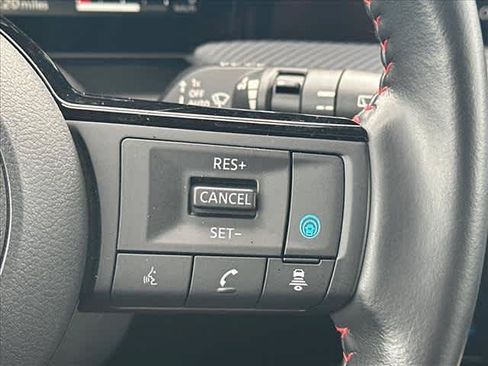 Used 2025 Nissan Kicks SR w/ SR Premium Package FWD image 22