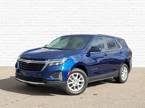Used 2023 Chevrolet Equinox LT image 1