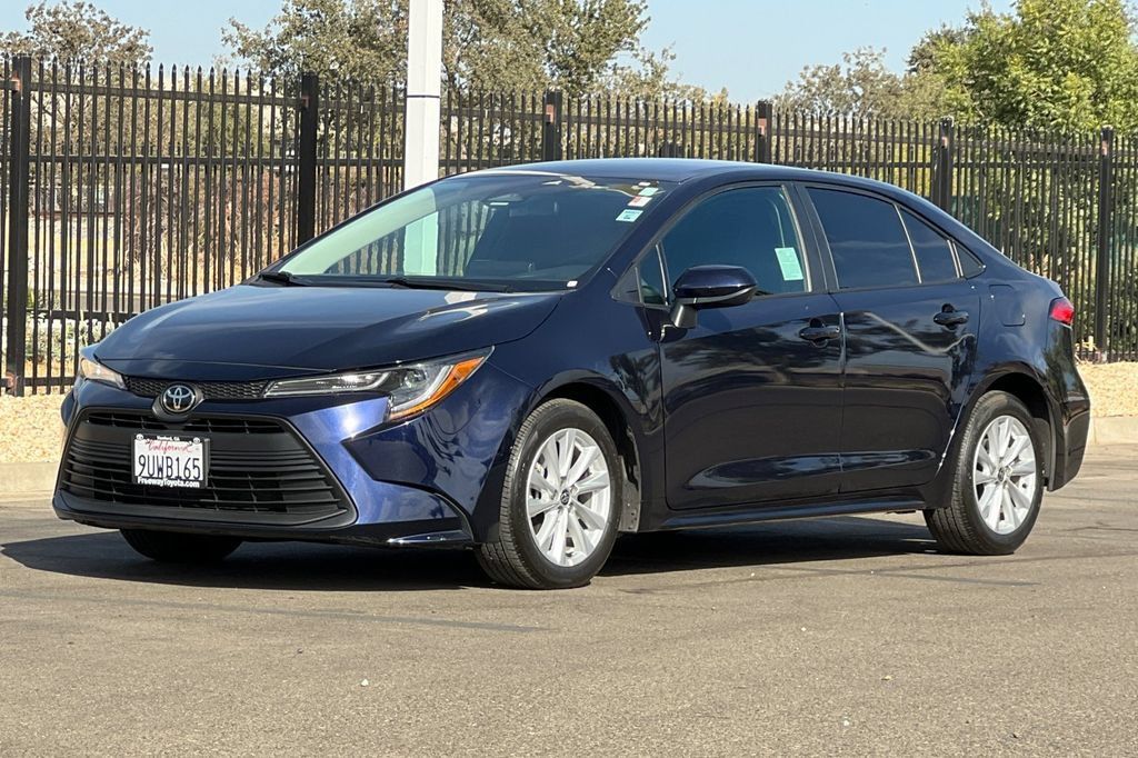 Certified 2025 Toyota Corolla LE w/ LE Premium Package FWD image 10