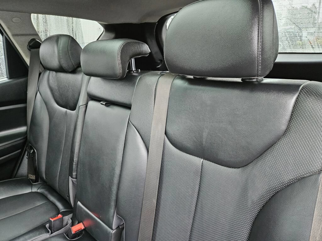Used 2019 Hyundai Santa Fe AWD image 16