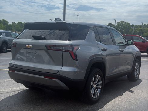 Used 2025 Chevrolet Equinox LT FWD image 5