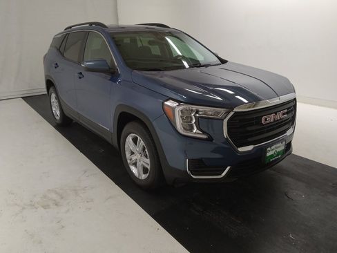 Used 2024 GMC Terrain SLE w/ Driver Convenience Package AWD/4WD image 13