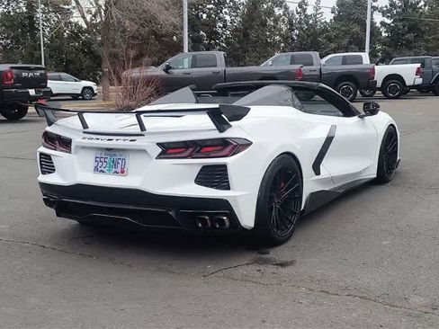 Used 2021 Chevrolet Corvette Stingray Premium Conv w/ Z51 Performance Package image 8