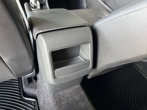 Used 2018 Volkswagen Passat 2.0T R-Line image 33