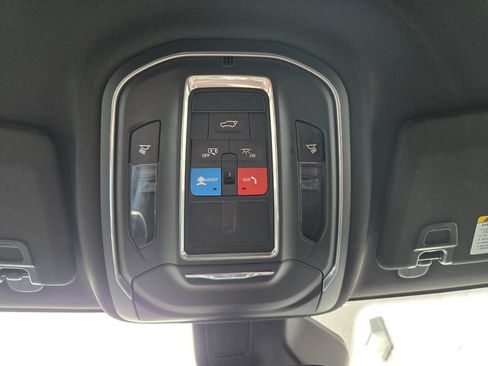 Used 2024 Jeep Grand Cherokee Laredo w/ Luxury Tech Group I AWD/4WD image 21