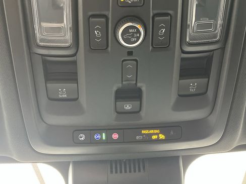 Certified 2024 Chevrolet Suburban Premier w/ Premium Package image 30