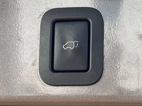 Used 2016 Toyota Highlander XLE image 33