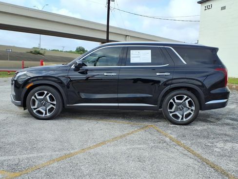 Used 2024 Hyundai Palisade Limited FWD image 2