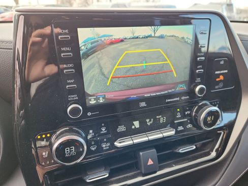 Used 2021 Toyota Highlander Limited image 27