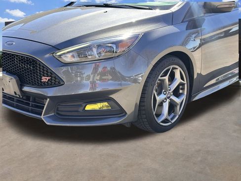 Used 2018 Ford Focus ST w/ Equipment Group 402A image 8
