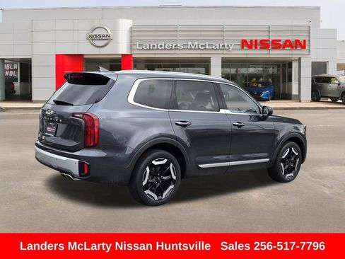 Used 2024 Kia Telluride S w/ S Sunroof Package FWD image 3