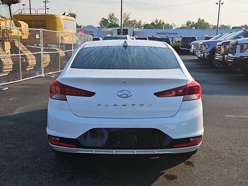 Used 2019 Hyundai Elantra SEL FWD image 5