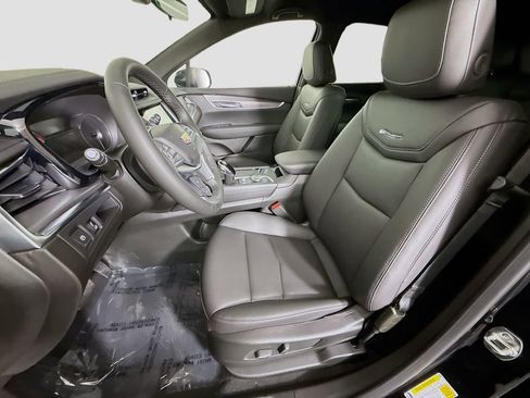 New 2026 Cadillac XT5 Luxury image 20