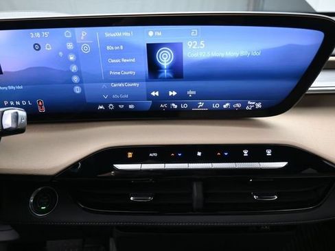 Used 2025 Buick Enclave Preferred FWD image 4