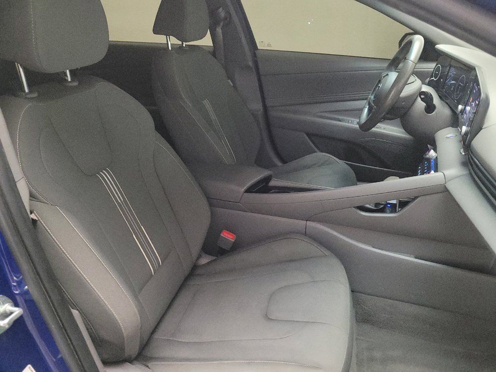 Used 2022 Hyundai Elantra SEL w/ Convenience Package FWD image 21