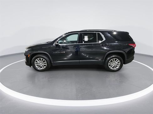 Used 2023 Chevrolet Traverse LT image 5