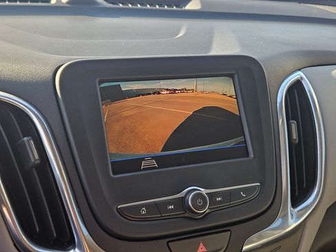 Certified 2020 Chevrolet Equinox LS w/ LS Convenience Package FWD image 19