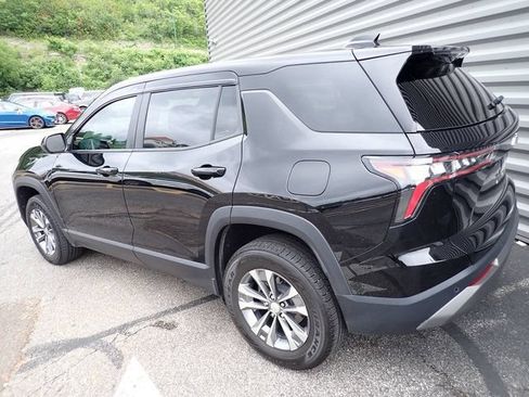 Used 2025 Chevrolet Equinox LT AWD/4WD image 4