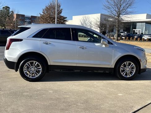 Used 2020 Cadillac XT5 Premium Luxury image 2