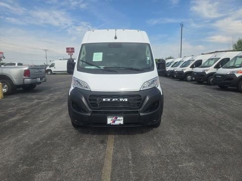 Used 2025 RAM ProMaster 3500 w/ Crew Van Package FWD image 3