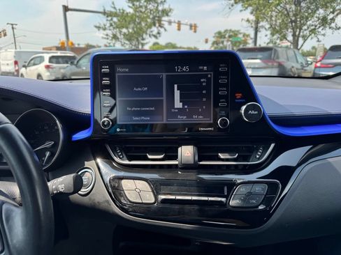 Used 2021 Toyota C-HR XLE FWD image 29