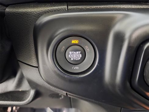 Certified 2021 Jeep Wrangler Unlimited Sahara image 26