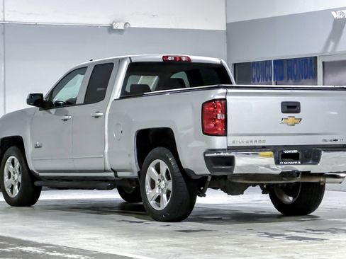 Used 2018 Chevrolet Silverado 1500 LT w/ Texas Edition image 3