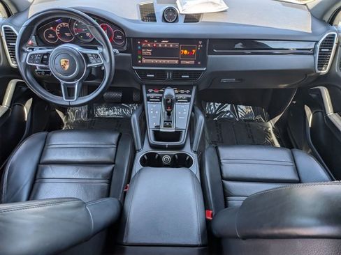 Used 2023 Porsche Cayenne AWD/4WD image 19