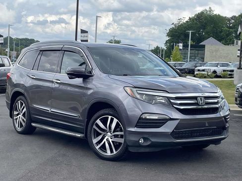 Used 2016 Honda Pilot Touring image 1