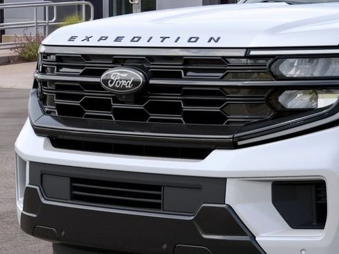 New 2027 Ford Expedition Platinum w/ Stealth Appearance Package AWD/4WD image 17