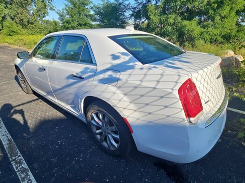 Used 2015 Chrysler 300 C w/ Light Group AWD/4WD image 8