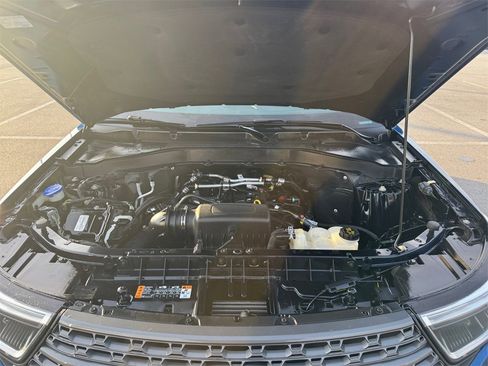 Used 2022 Ford Explorer XLT w/ Equipment Group 202A image 18