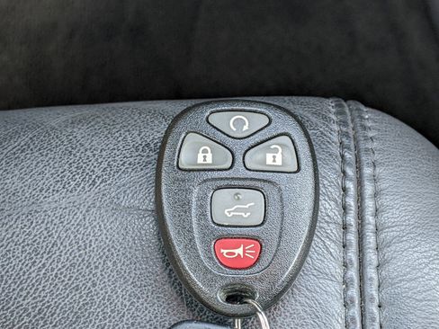 Used 2010 Buick Enclave CXL w/ Trailering Provision Package image 28