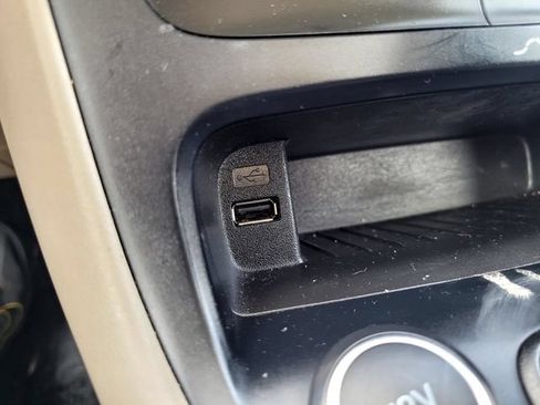 Used 2016 Ford Focus SE w/ SE Power Seat Package FWD image 16