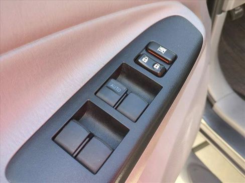 Used 2014 Toyota Tacoma PreRunner w/ Convenience Package RWD image 12