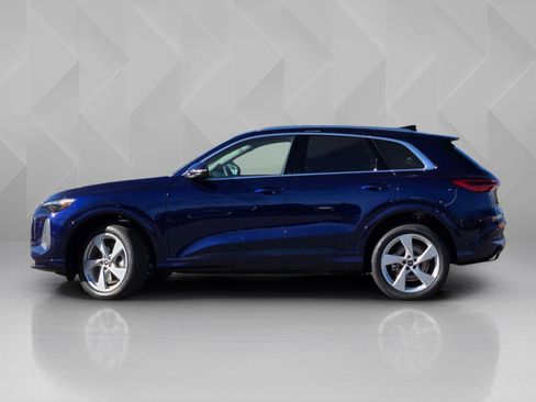 New 2025 Audi Q5 Premium AWD/4WD image 3