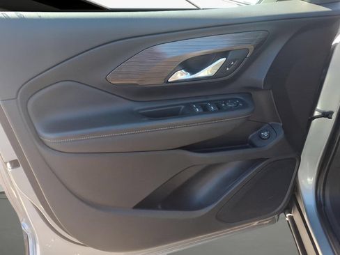 Certified 2023 GMC Terrain SLE w/ Driver Convenience Package FWD image 8