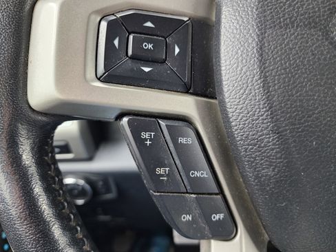 Used 2022 Ford F250 Lariat w/ Chrome Package image 15