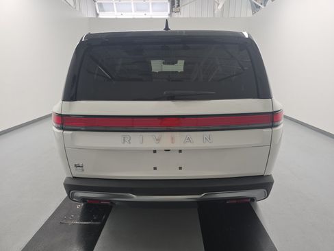 Used 2025 Rivian R1S Adventure AWD/4WD image 4